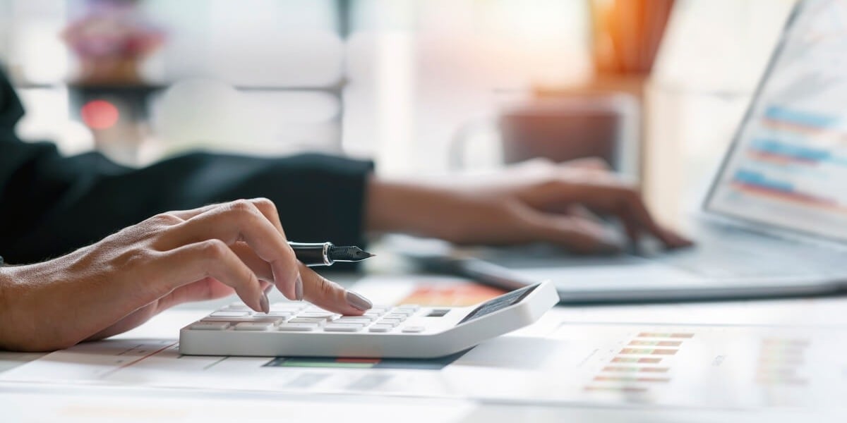 Fast-Track Innovation: How Reselling AR Solutions Helps Financial Institutions Compete and Win